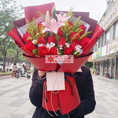 襄阳19朵红玫瑰百合，与你幸福前行